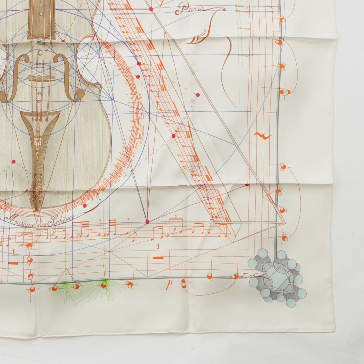 【希少！早い者勝ち！】HERMES　カレ90 球体が奏でる音楽 アイボリー HERMES エルメス 希少 カレ90 La Musique des Spheres 球体が