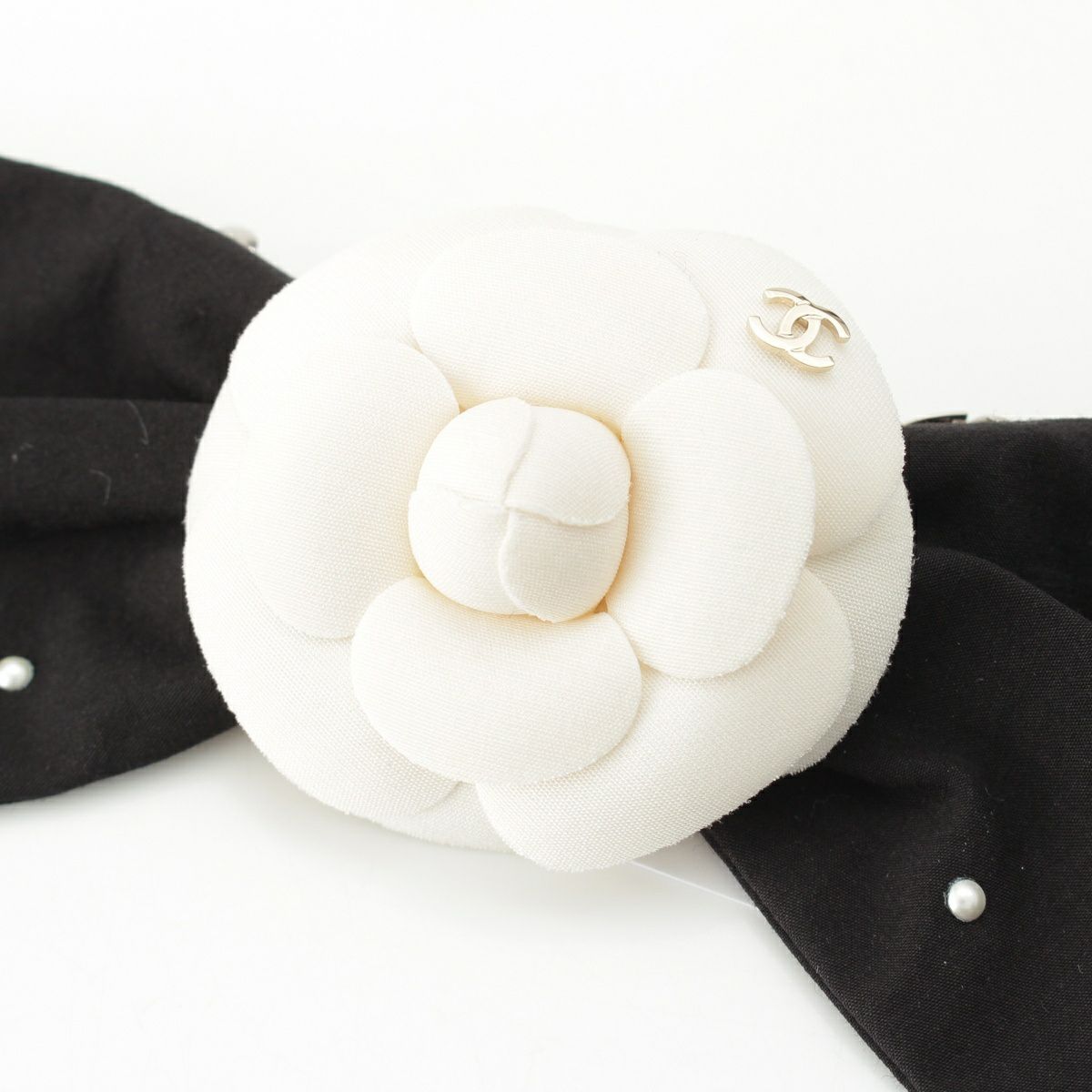 CHANEL バレッタ　CCマーク✖️カメリア　ホワイト 24-25AW最新商品!!】CHANEL カメリア モチーフ バレッタ (CHANEL
