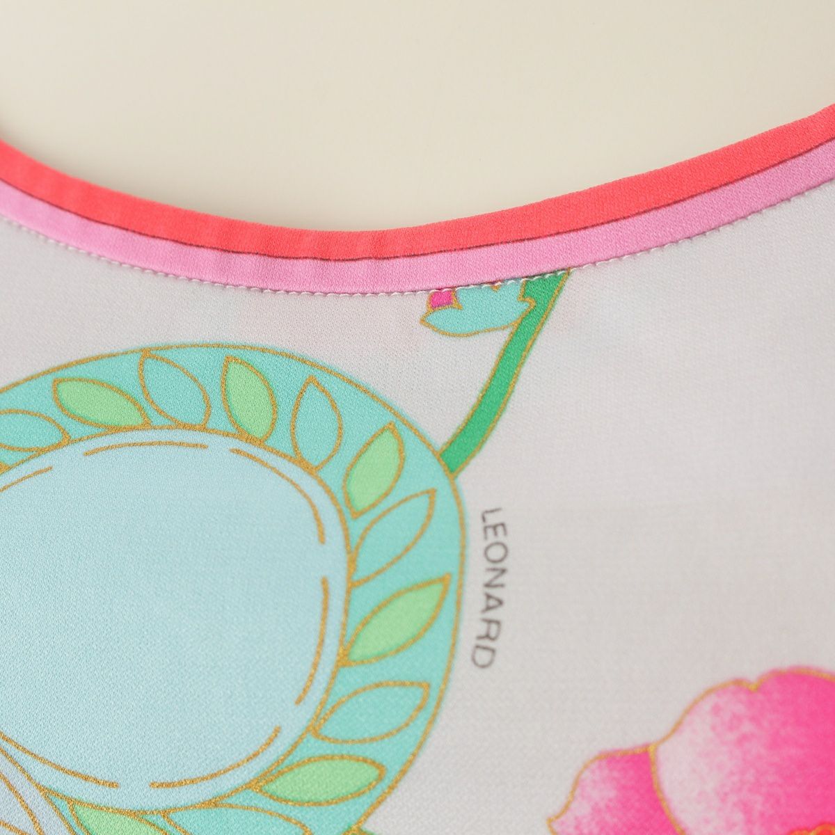 レオナール アセテート×ポリエステル カンカン フラワー 花柄 総柄  