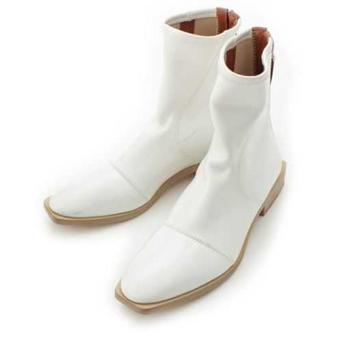 フェンディ パテントレザー スクエアトゥ ショート ブーツ シューズ ホワイト 39