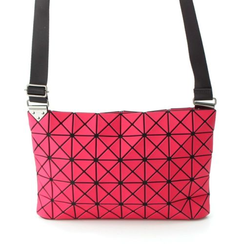 バオバオ イッセイミヤケ 24AW マット ショルダーバッグ BB48 AG321 レッド