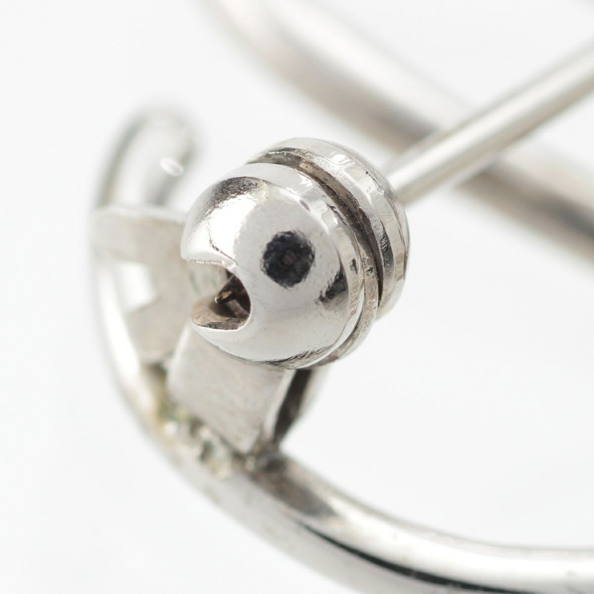 ロエベ アナグラム ロゴ ブローチ シルバー | 中古通販 retro.jp