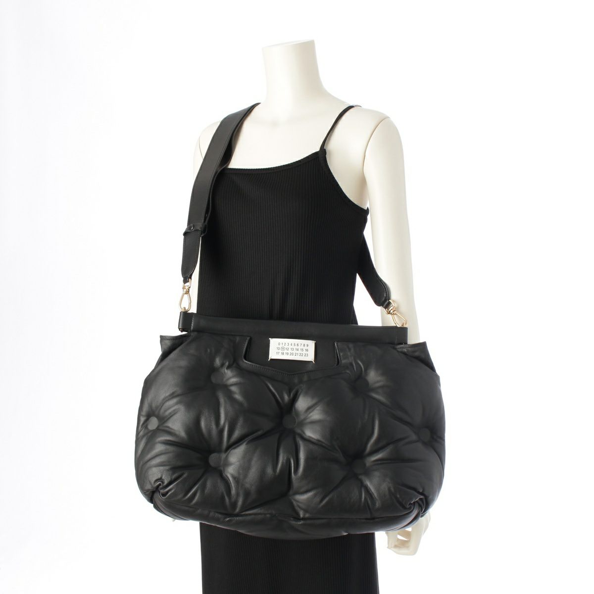 メゾンマルジェラ グラムスラム レザー ショルダーバッグ カレンダー