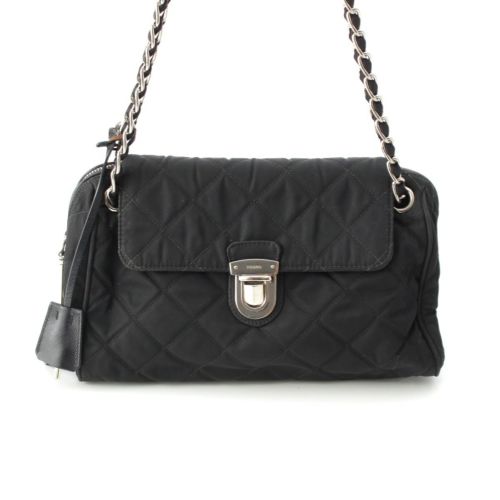 プラダ ナイロン キルティング ショルダーバッグ ブラック