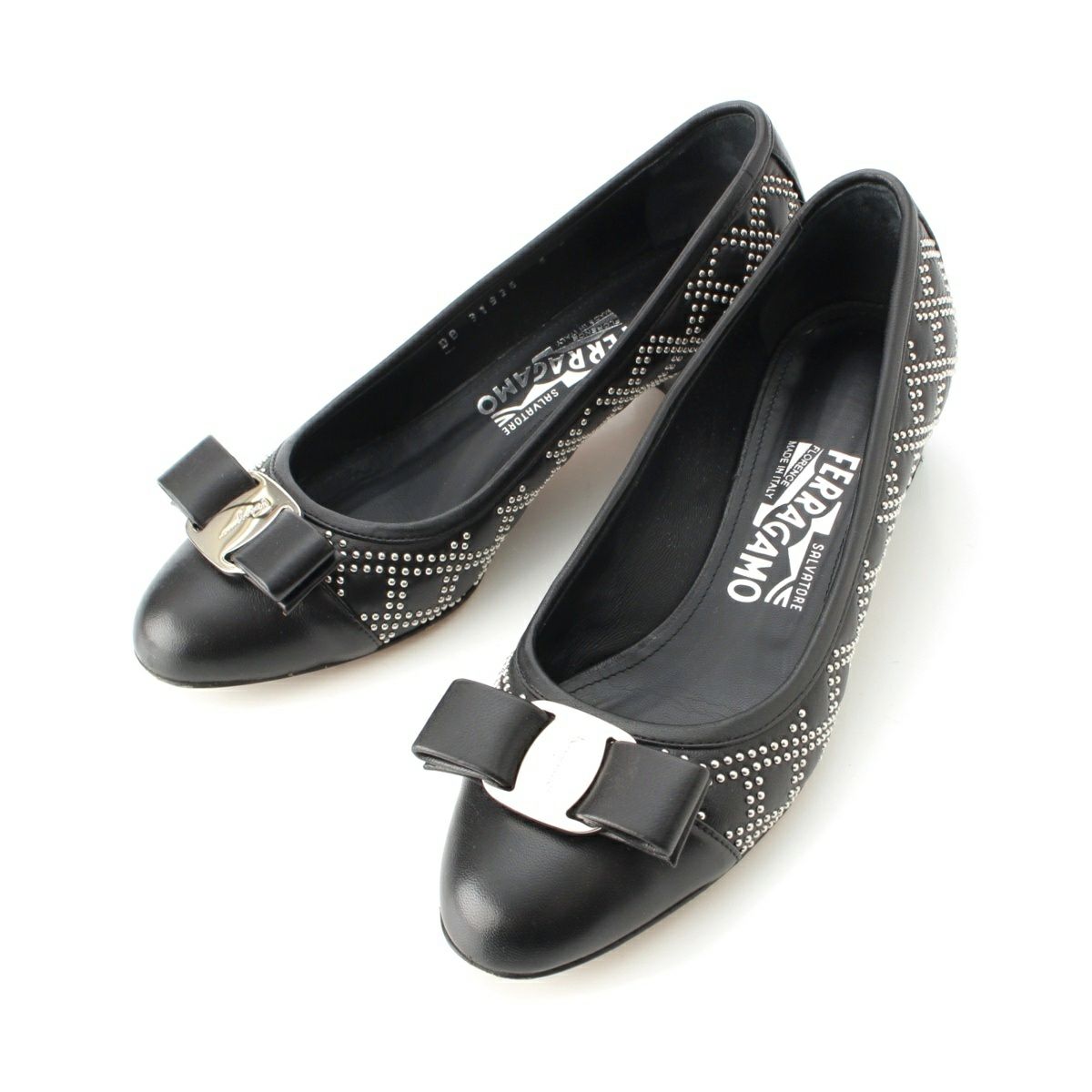 サルヴァトーレフェラガモ ヴァラ金具 ビジュー パンプス ブラック 6C