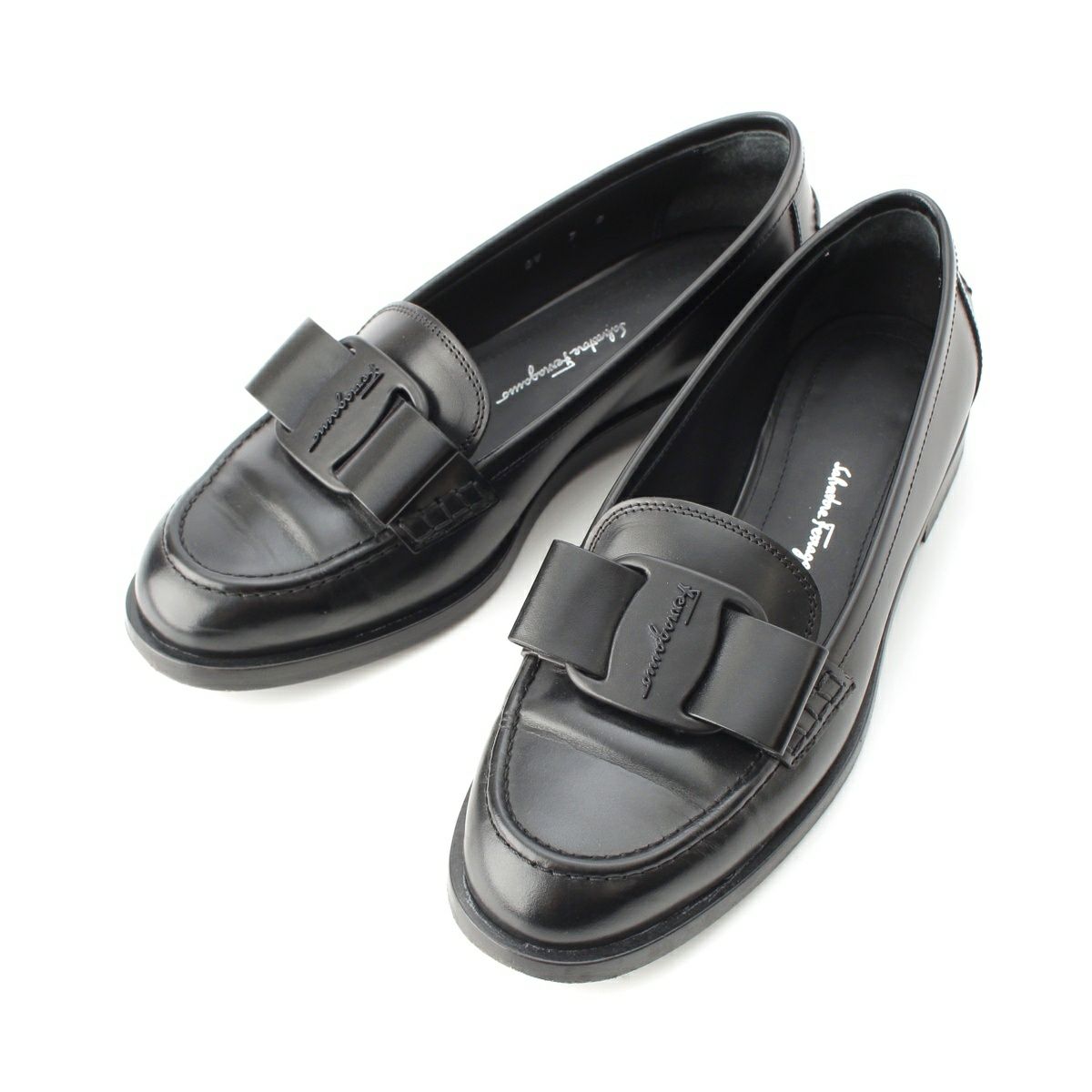 サルヴァトーレフェラガモ VIVALD レザー ヴァラ金具 リボン モカシン ローファー フラットシューズ モノクローム ブラック 7