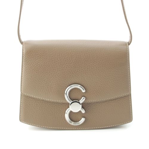 カフネ ペンデュラム レザー ショルダーバッグ グレージュ