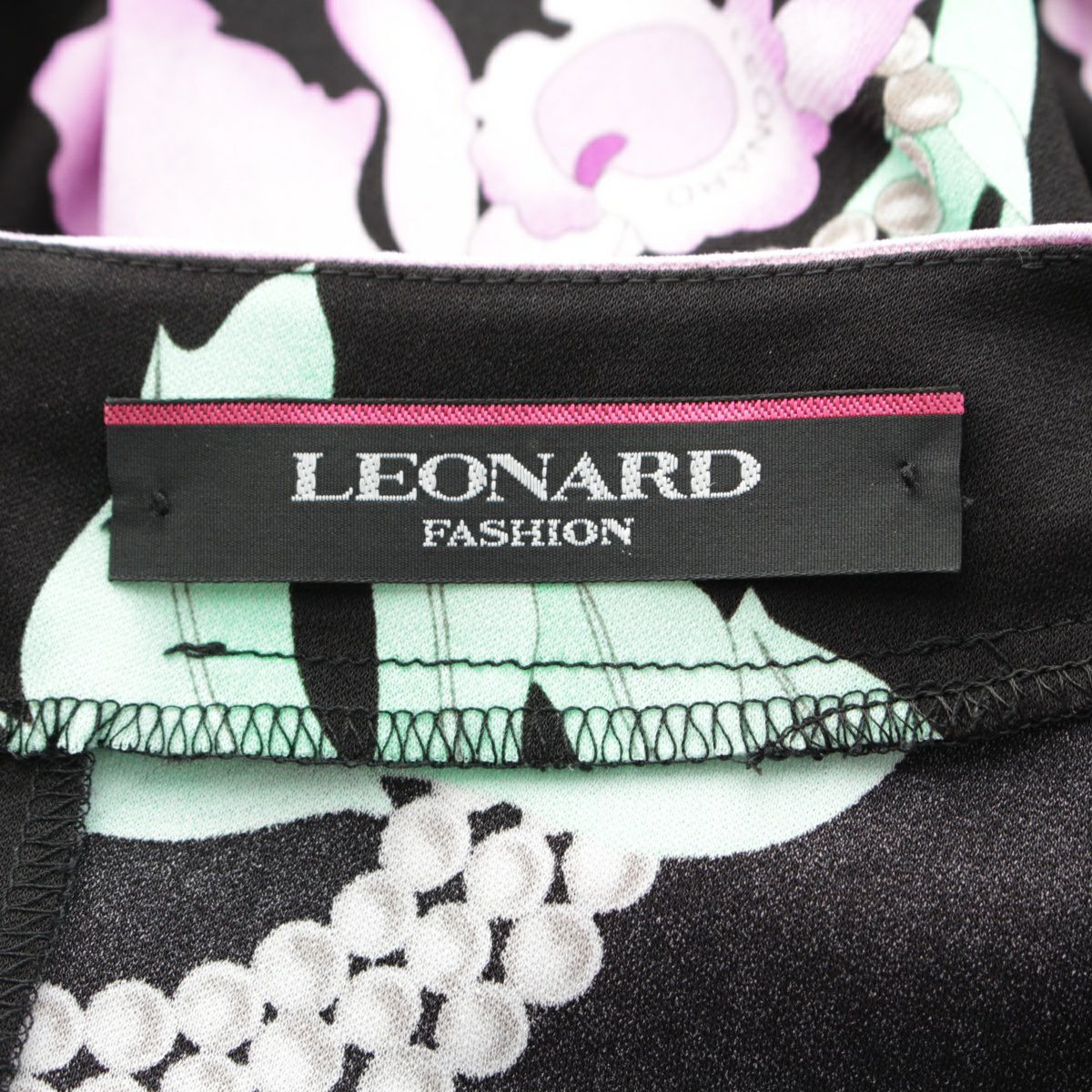 レオナール アセテート カンカン素材 ラウンドネック 花柄 ワンピース