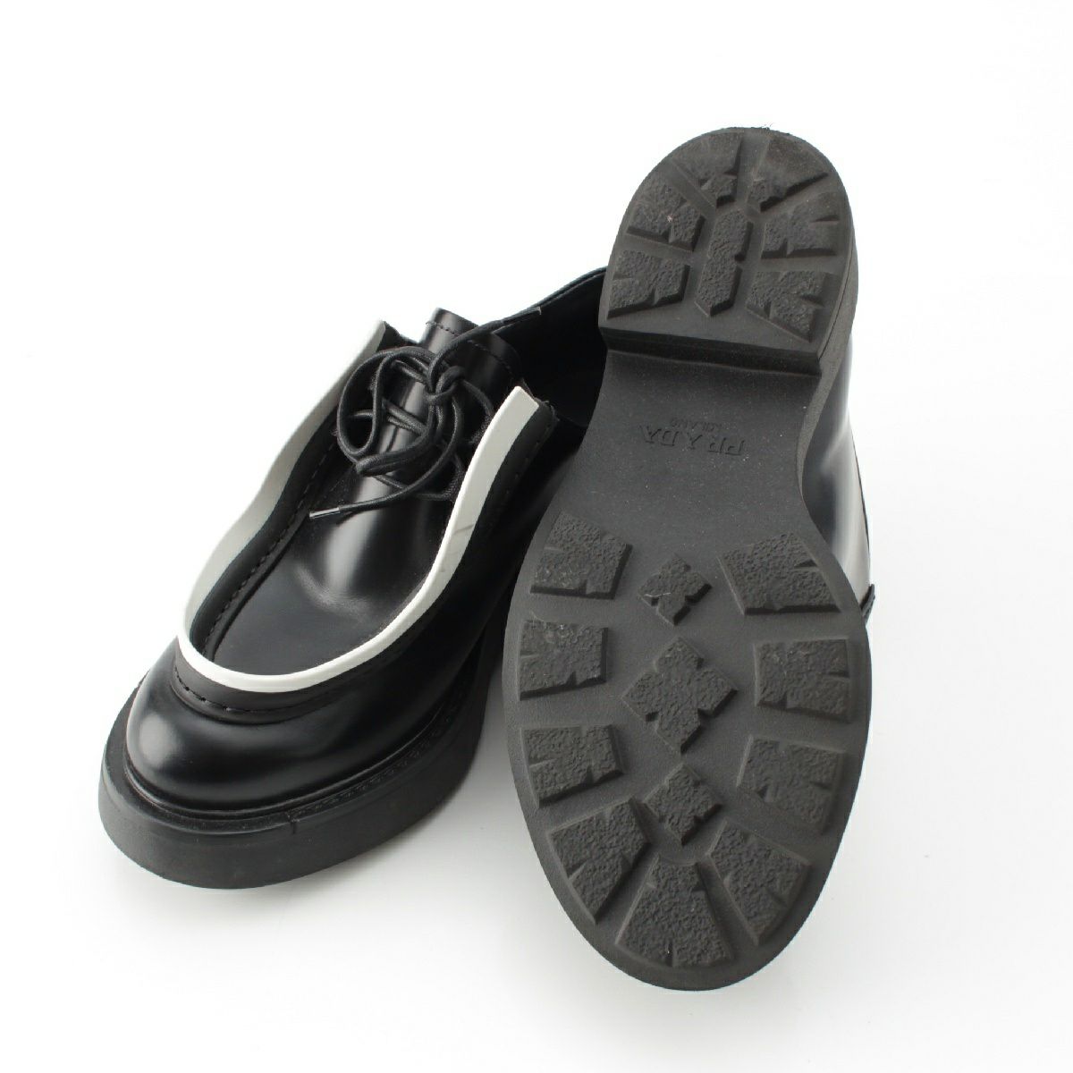 プラダ 23AW ダイアパソン オペーク ブラシュドレザー レースアップ