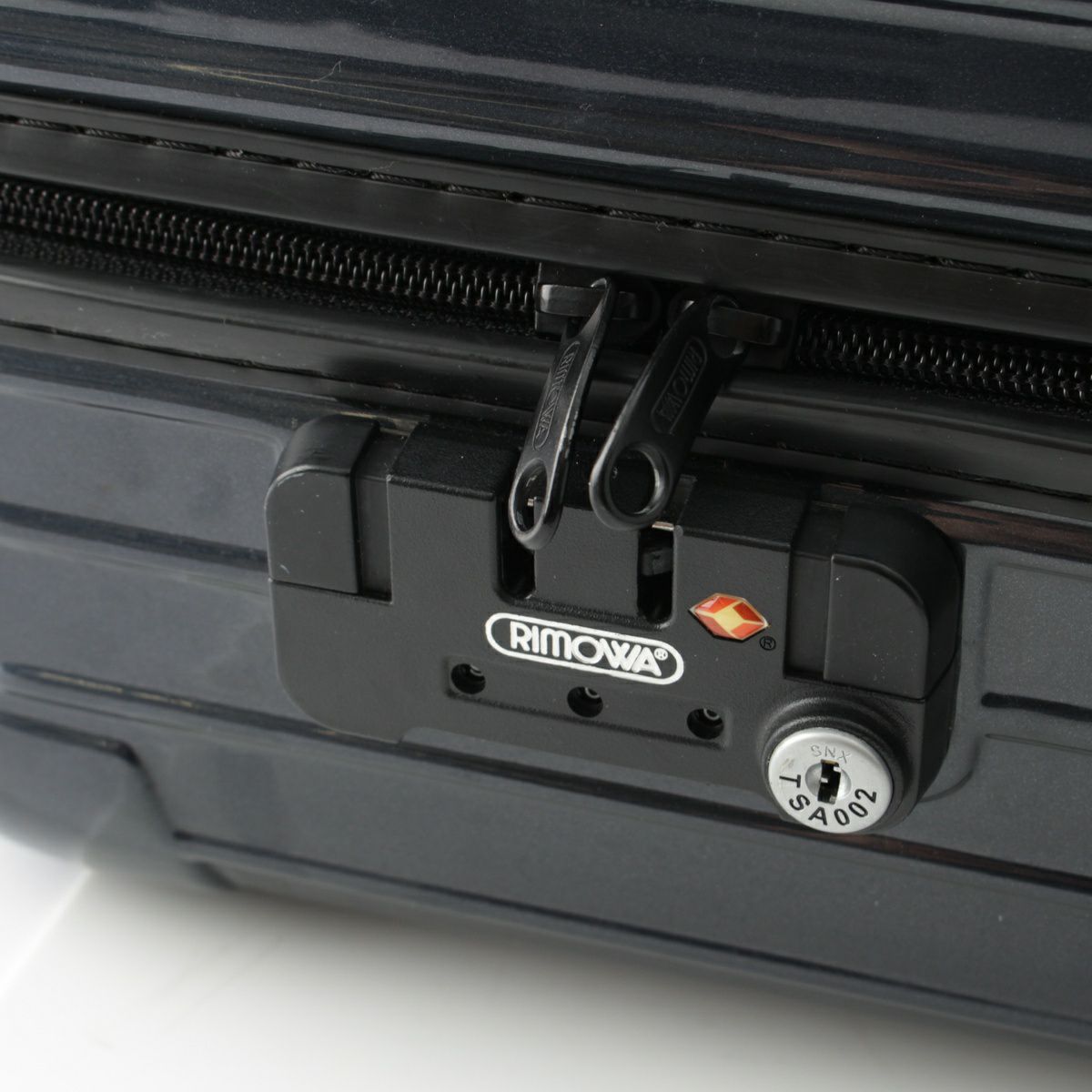 リモワ サルサ 4輪 TSA002ロック スーツケース キャリー トランク