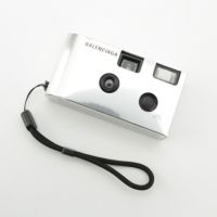 BALENCIAGA フィルムカメラ 2025年 ギフト バレンシアガ 2025年 バレンタイン シーズンギフト レンズ付 フィルム