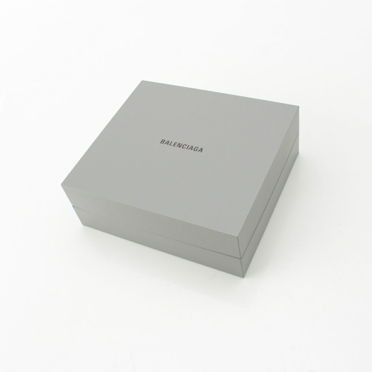 バレンシアガ 2025年 バレンタイン シーズンギフト レンズ付 フィルム