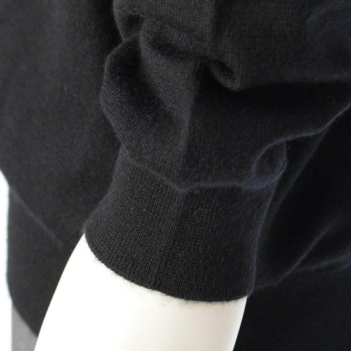 プラダ カシミヤ ロゴ刺繍 クールネック ニット セーター トップス  