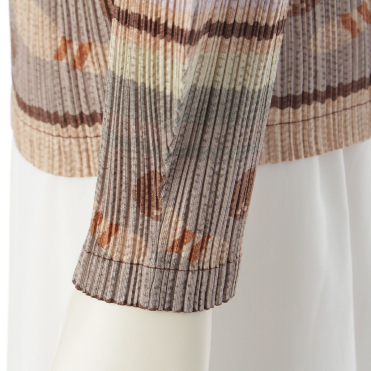 プリーツプリーズ イッセイミヤケ ボーリング柄 総柄 Vネック トップス  