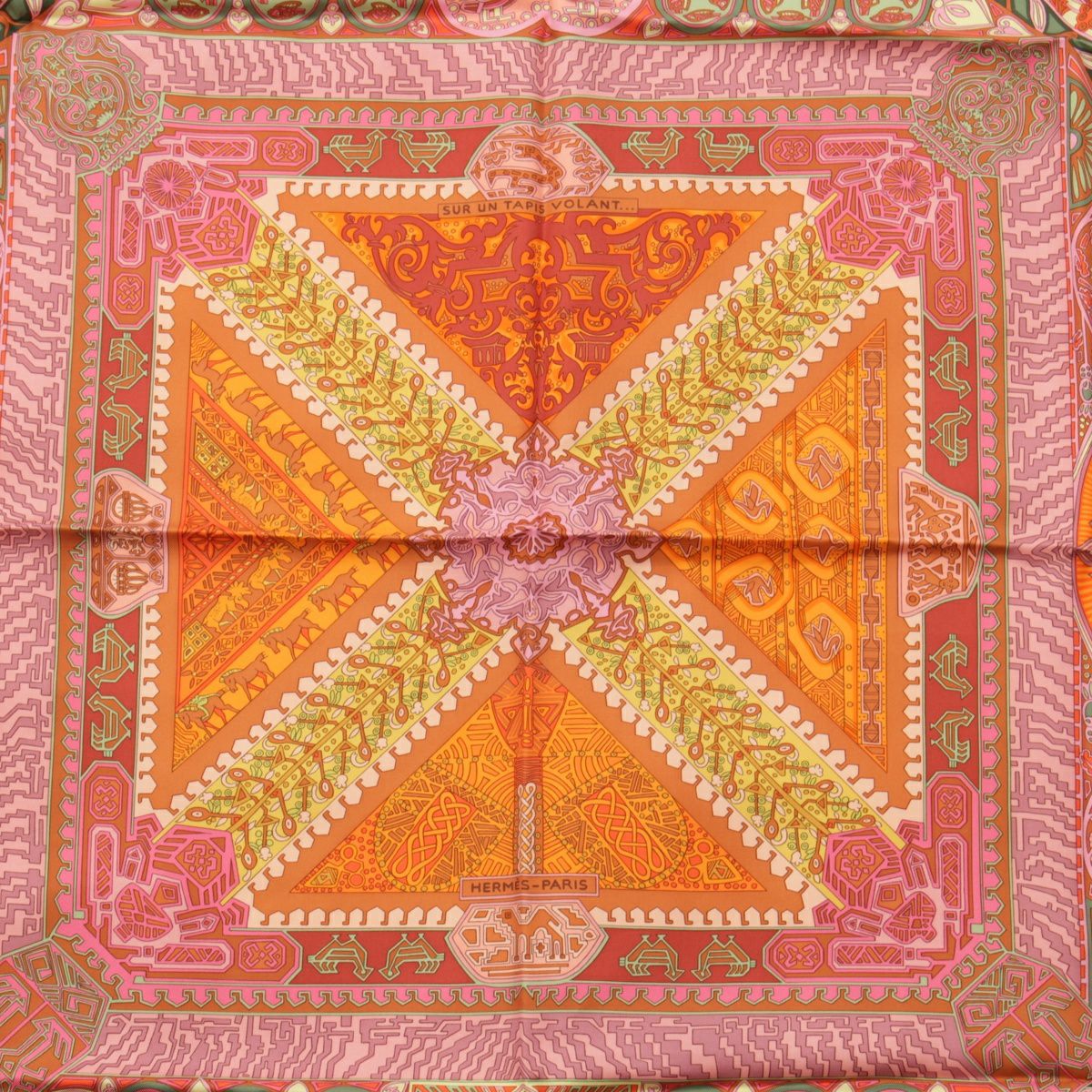 HERMES　空飛ぶ絨毯に乗って 　スカーフ カレ 90 楽天市場】【中古】 エルメス カレ90 スカーフ SUR UN TAPIS
