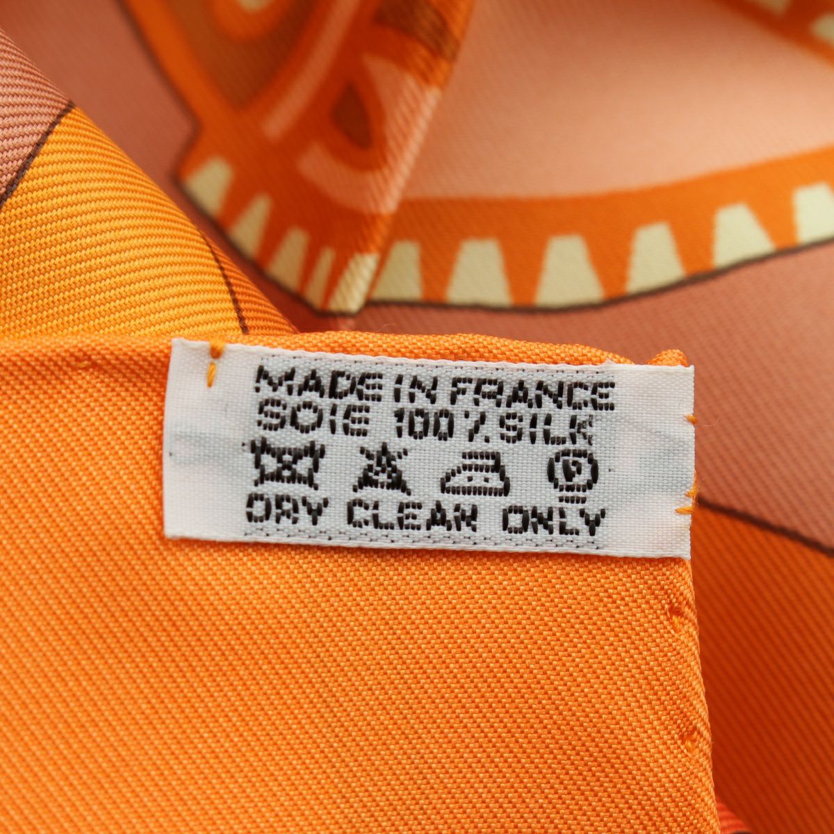 エルメス シルク カレ90 HUACA PIRU 神聖なるペルー スカーフ オレンジ