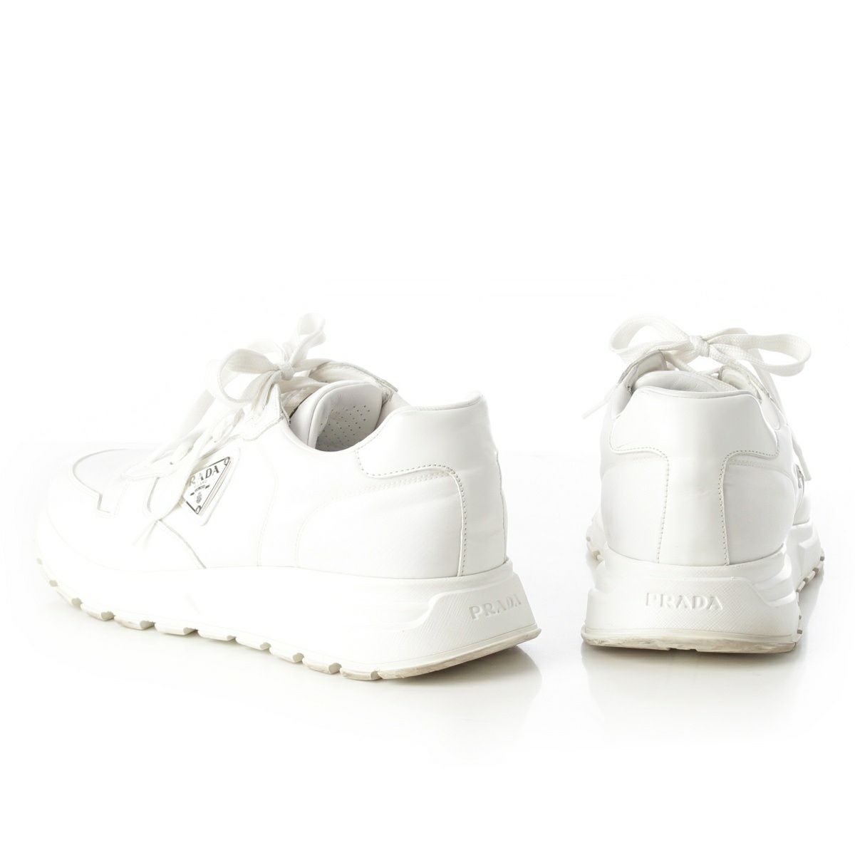 プラダ　シューズ　ホワイト　8 プラダ Re-Nylon リナイロン トライアングル スニーカー