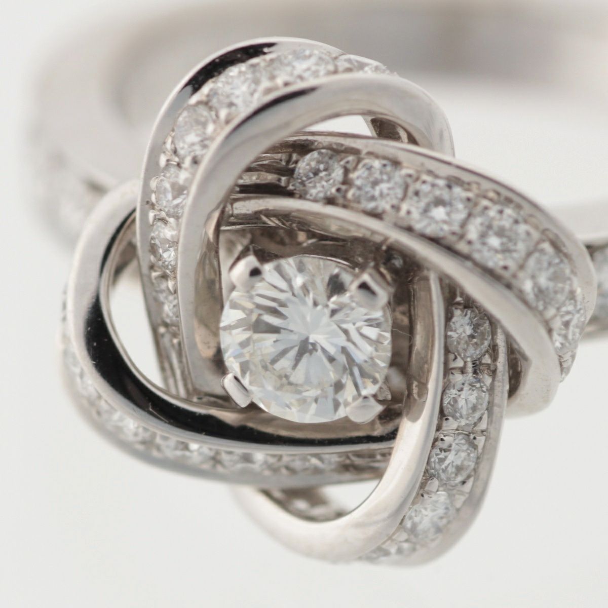 ブシュロン ピヴォワンヌ ソリテール WG ダイヤ直径約3.8mm リング