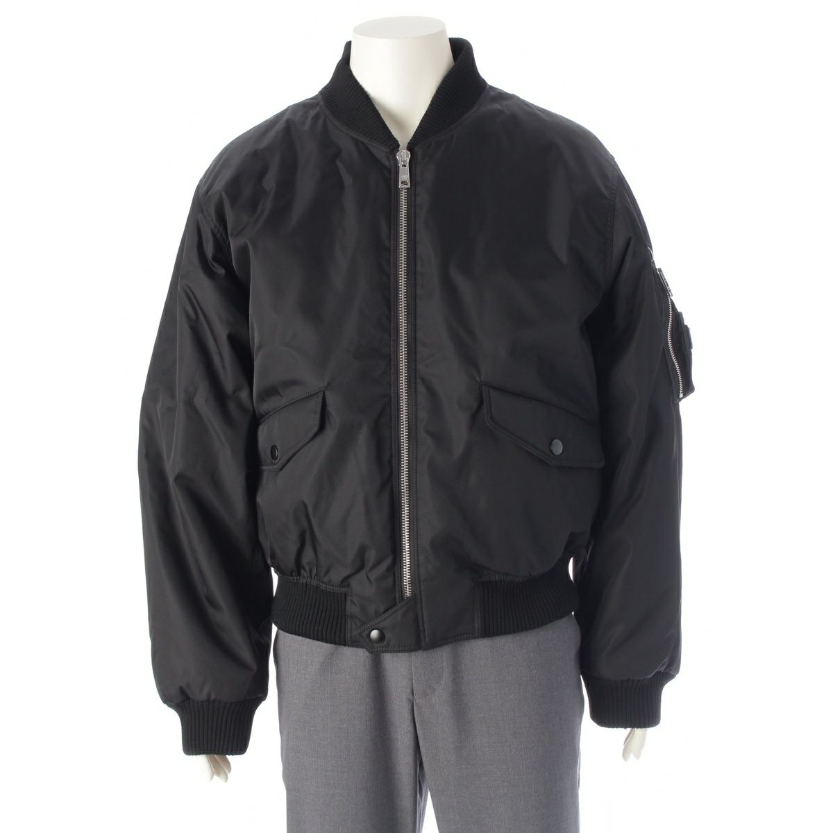 プラダ Re-Nylon トライアングルロゴ ブルゾン ボンバー ジャケット