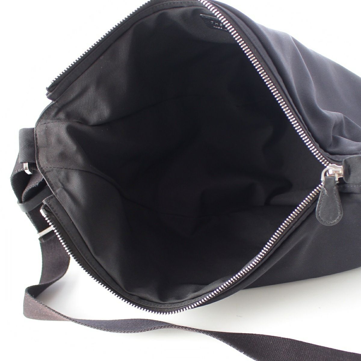 ザロウ　バナナバッグ　ナイロン　W1304M ブラック Slouchy Banana Bag Two Black in Nylon and Cotton – The Row